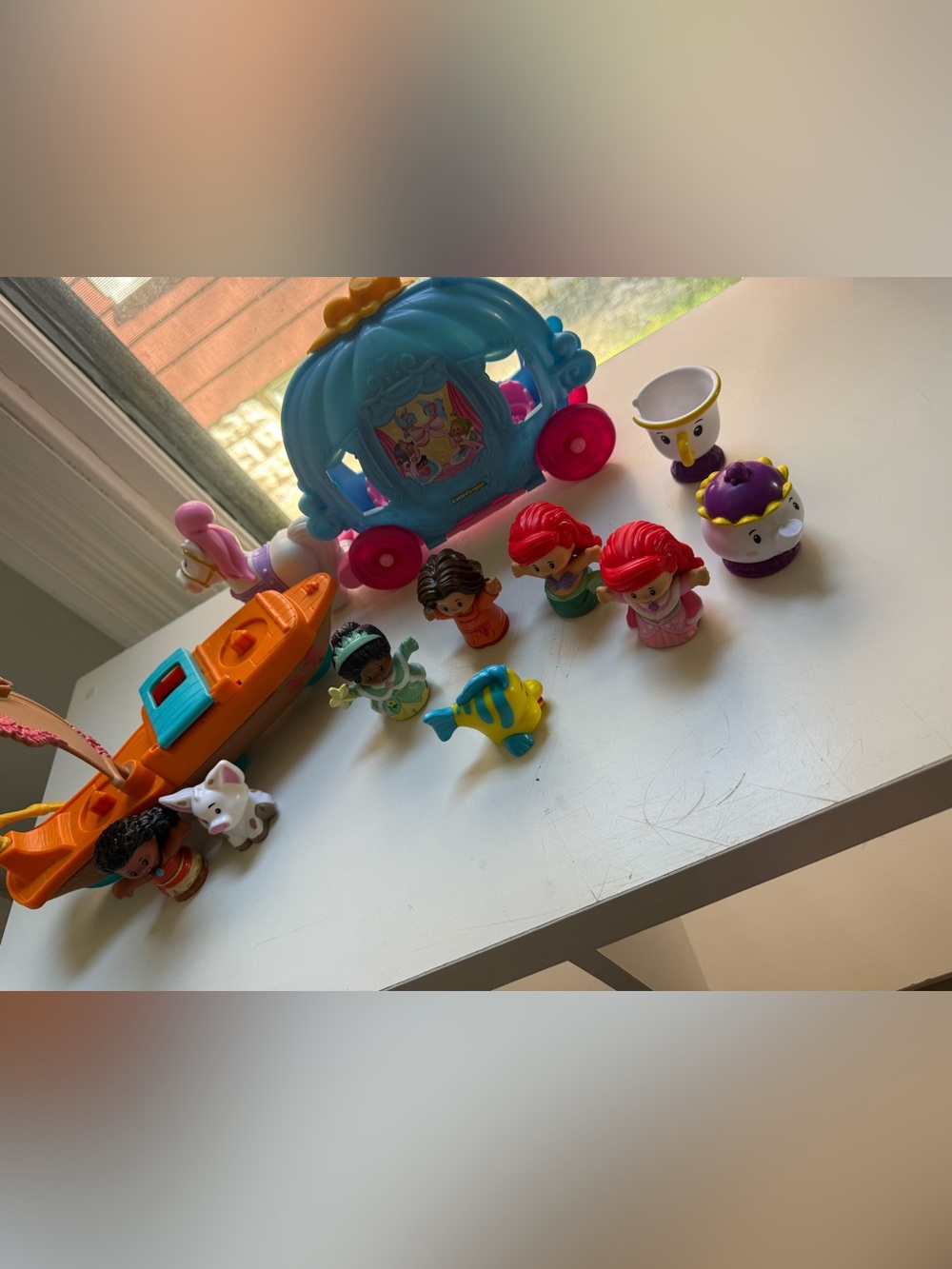 Kids Toy Playset - Blue Princess Carriage with Red and Pink Figures